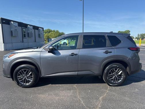 Gun Metallic 2024 Nissan Rogue S