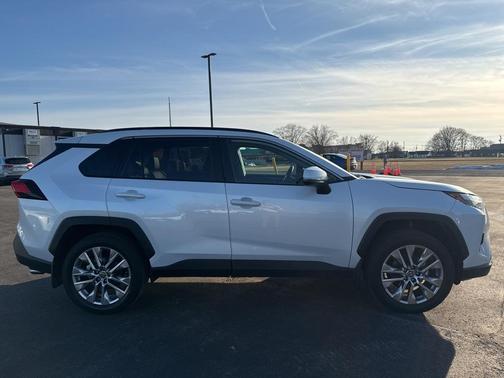 2024 Toyota RAV4 XLE Premium