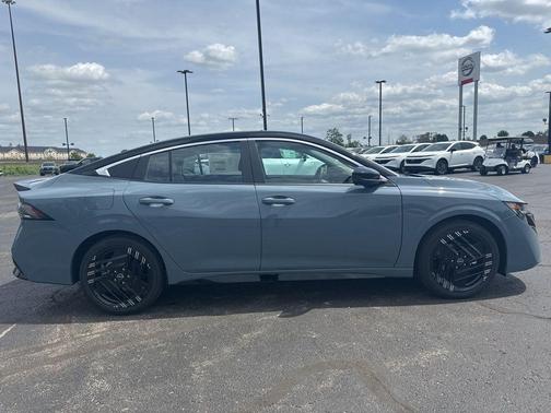 2t Gry Blk Roof 2026 Nissan Sentra SR