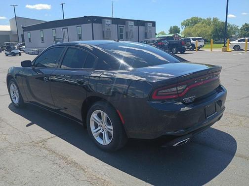 Pitch Black Clearcoat 2022 Dodge Charger SXT