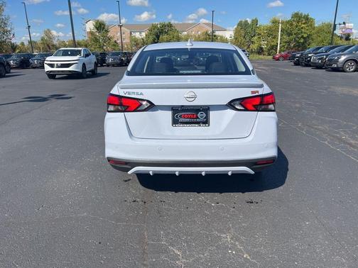 2025 Nissan Versa 1.6 SR