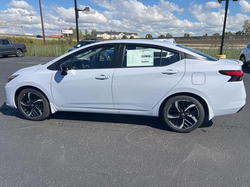 2025 Nissan Versa 1.6 SR