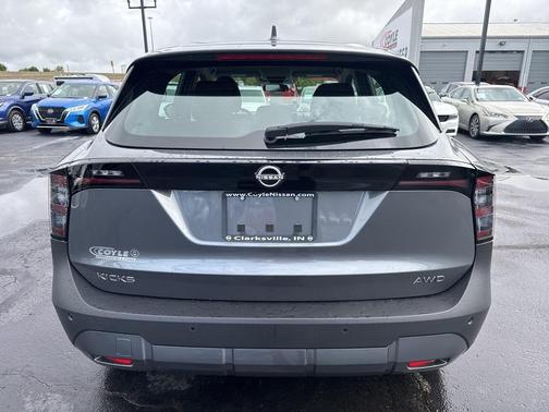2025 Nissan Kicks S