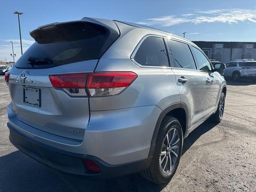 2018 Toyota Highlander SE