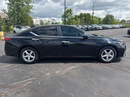 Black 2023 Nissan Altima 2.5 S