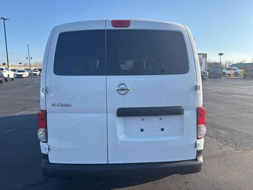 2021 Nissan NV200 S