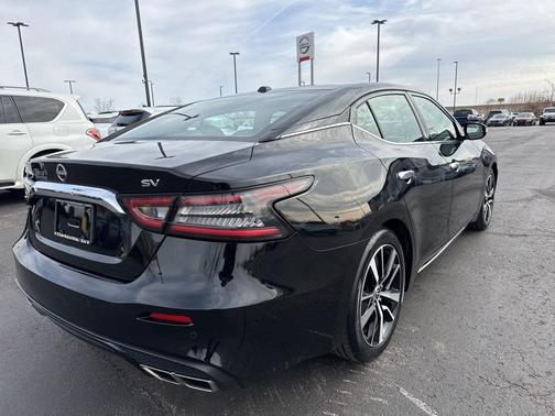 2023 Nissan Maxima SV