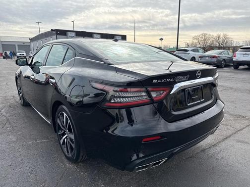 2023 Nissan Maxima SV