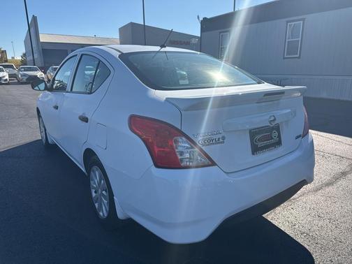 2016 Nissan Versa 1.6 S+
