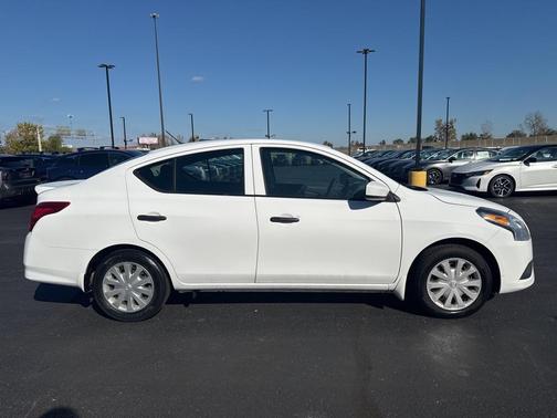 2016 Nissan Versa 1.6 S+