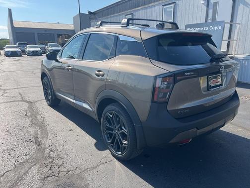 2026 Nissan Kicks SR