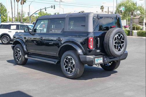 Shadow Black 2026 Ford Bronco Outer Banks