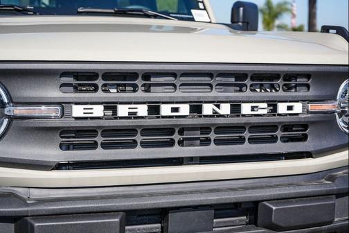 Desert Sand 2026 Ford Bronco Big Bend