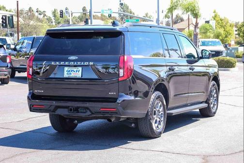 Black Metallic 2025 Ford Expedition Max Active 4x2