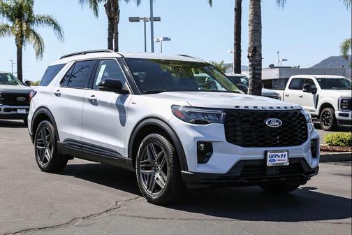 Space White Metallic 2026 Ford Explorer ST-Line