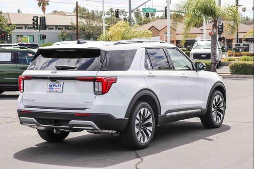 Star White Metallic Tri-Coat 2026 Ford Explorer Platinum