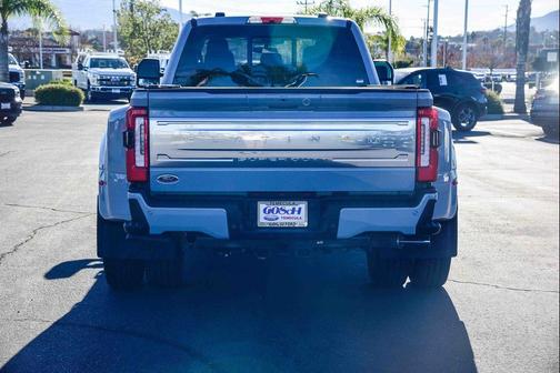 2025 Ford F-350 Platinum