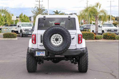 Oxford White 2026 Ford Bronco Outer Banks