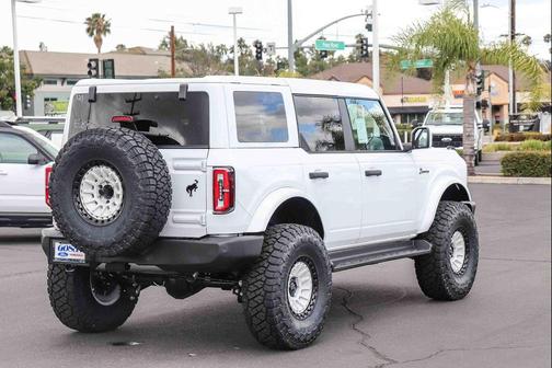 Oxford White 2026 Ford Bronco Outer Banks