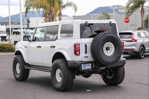 Oxford White 2026 Ford Bronco Outer Banks