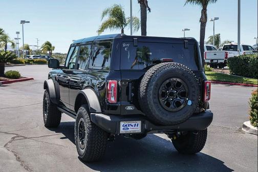 Shadow Black 2026 Ford Bronco Badlands