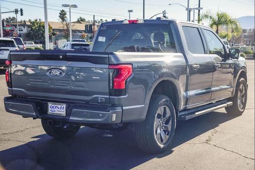 2025 Ford F-150 Lightning Flash