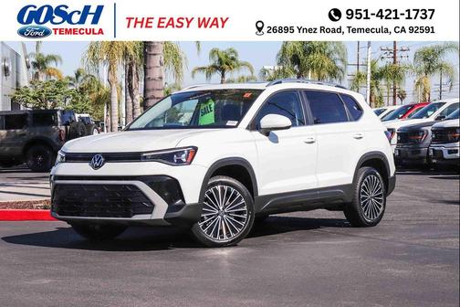 Pure White 2025 Volkswagen Taos 1.5T SE