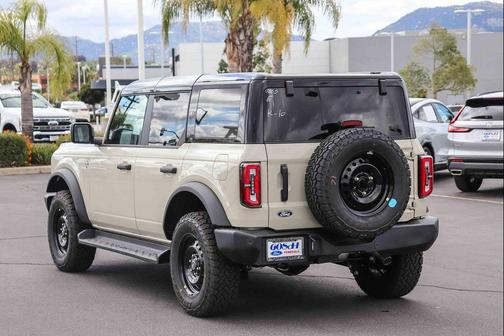 Desert Sand 2026 Ford Bronco Outer Banks