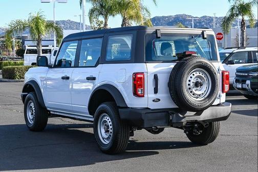 2025 Ford Bronco Base