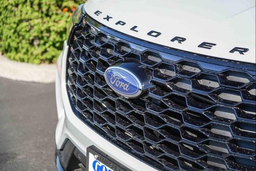 Space White Metallic 2026 Ford Explorer ST-Line