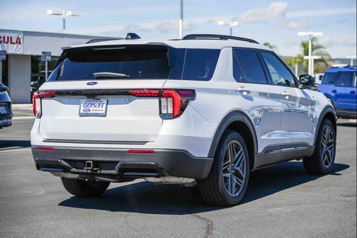 Space White Metallic 2026 Ford Explorer ST-Line
