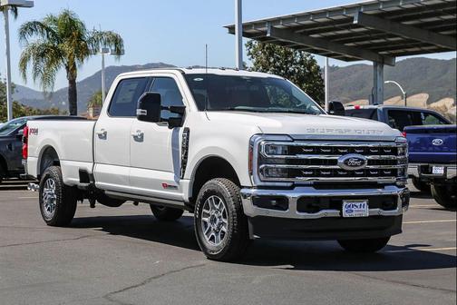 Star White Metallic Tri-Coat 2026 Ford F-350 Lariat