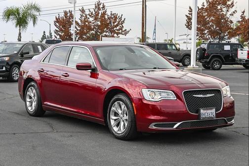 2019 Chrysler 300 Touring