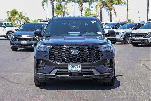 Agate Black Metallic 2026 Ford Explorer ST-Line
