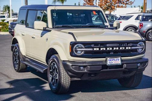 2025 Ford Bronco Outer Banks