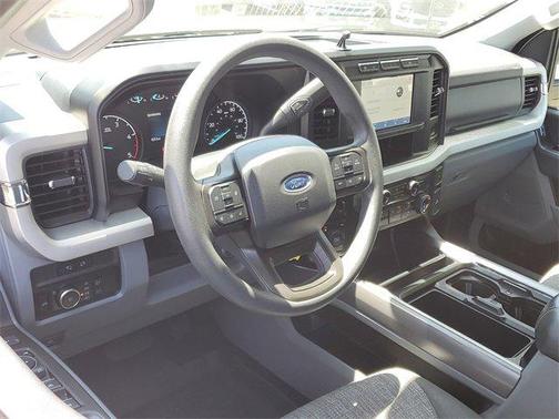 Oxford White 2023 Ford F-250 XLT