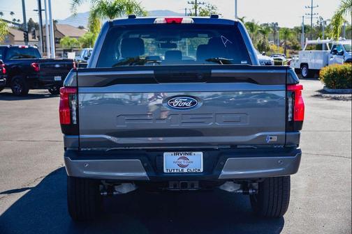 2025 Ford F-150 Lightning Flash