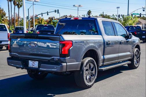 2025 Ford F-150 Lightning Flash