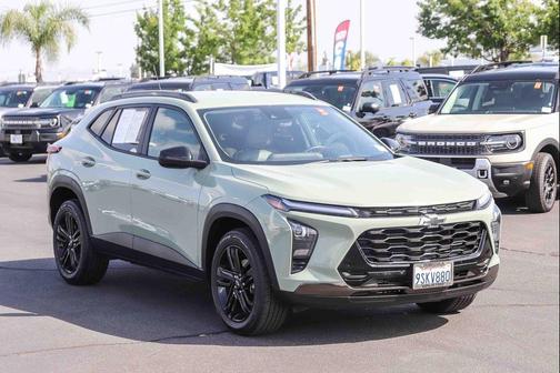 Cacti Green 2025 Chevrolet Trax FWD ACTIV