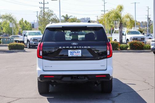 White Metallic 2025 Ford Expedition Max Active 4x4