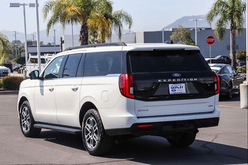 White Metallic 2025 Ford Expedition Max Active 4x4