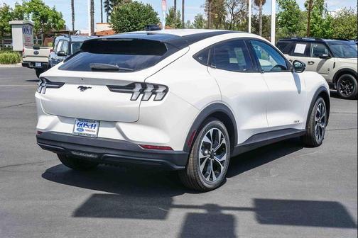 Star White Metallic Tri-Coat 2026 Ford Mustang Mach-E Select