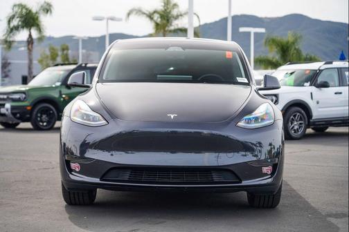 2024 Tesla Model Y Long Range Dual Motor All-Wheel Drive