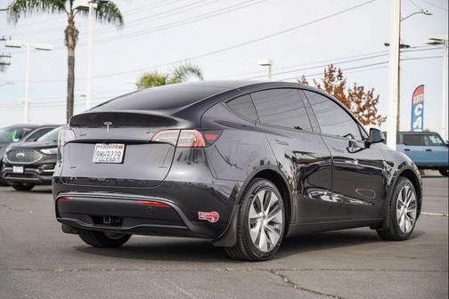 2024 Tesla Model Y Long Range Dual Motor All-Wheel Drive