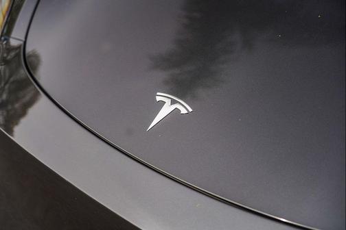 2024 Tesla Model Y Long Range Dual Motor All-Wheel Drive