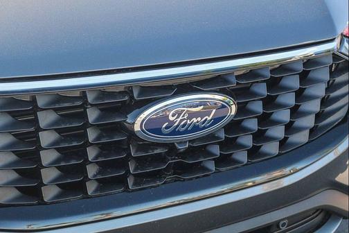 2025 Ford Escape PHEV SE