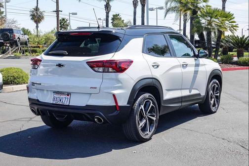 Iridescent Pearl Tricoat 2022 Chevrolet Trailblazer RS