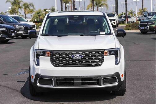 Oxford White 2026 Ford Maverick Lariat