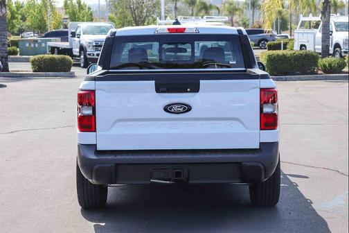 Oxford White 2026 Ford Maverick Lariat