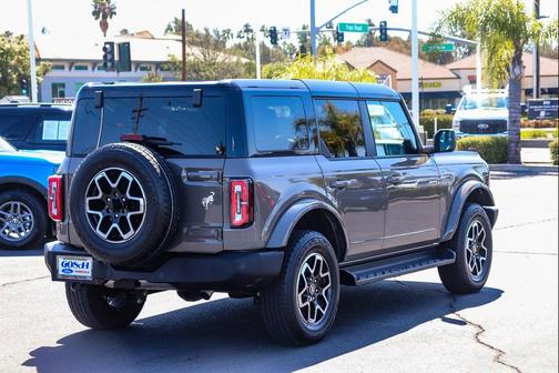 Gray 2025 Ford Bronco Outer Banks